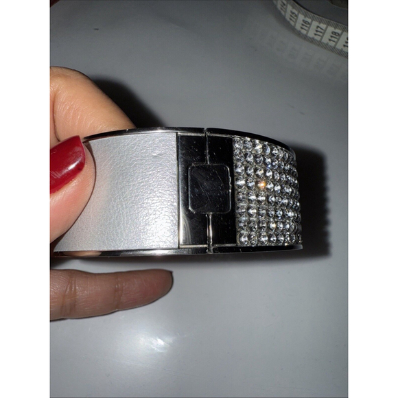 AUTHENTIC SWAROVSKI Intervalle Wide Bracelet Large - Picture 5 of 6